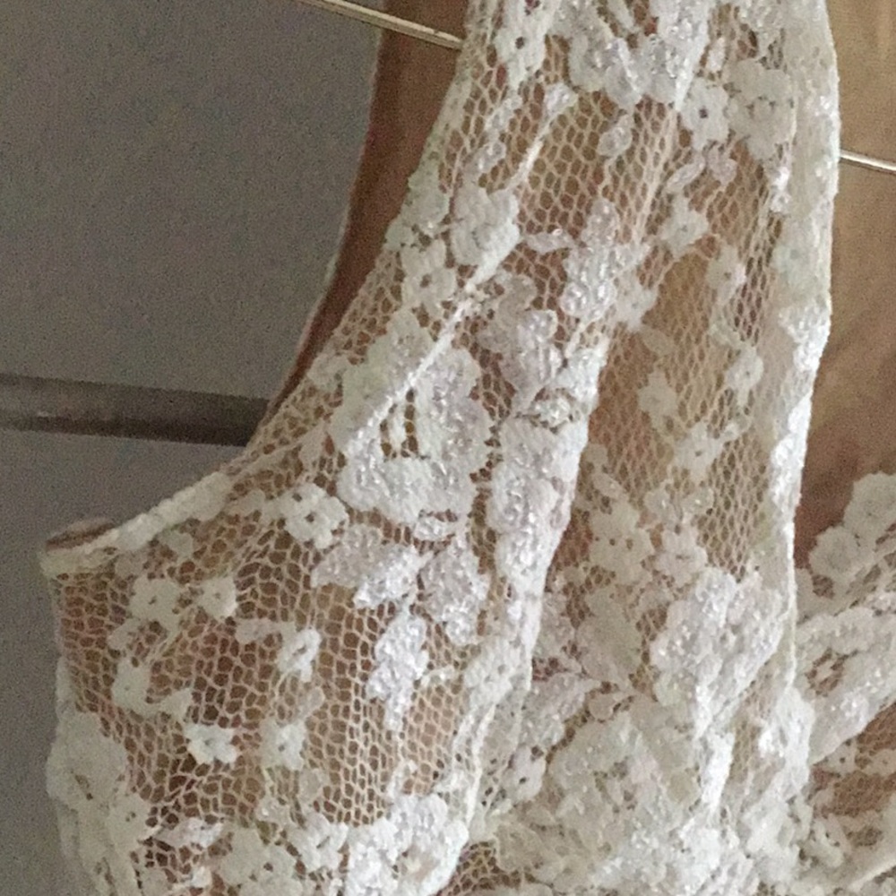 CABI LACE TOP - Picture 5 of 7